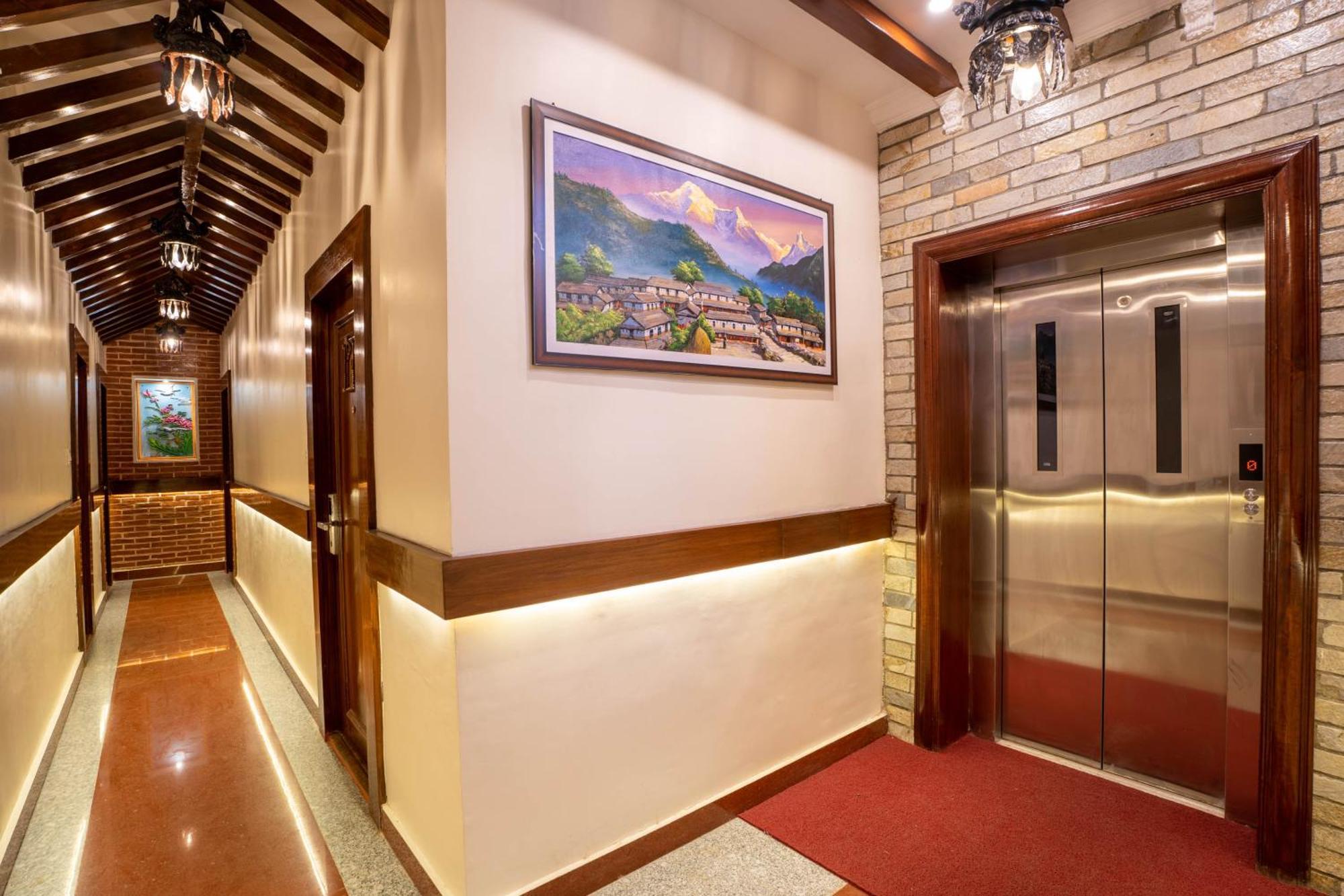 Airport Himalaya Boutique Hotel Katmandú Exterior foto